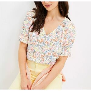 LOFT | floral puff sleeve v-neck top